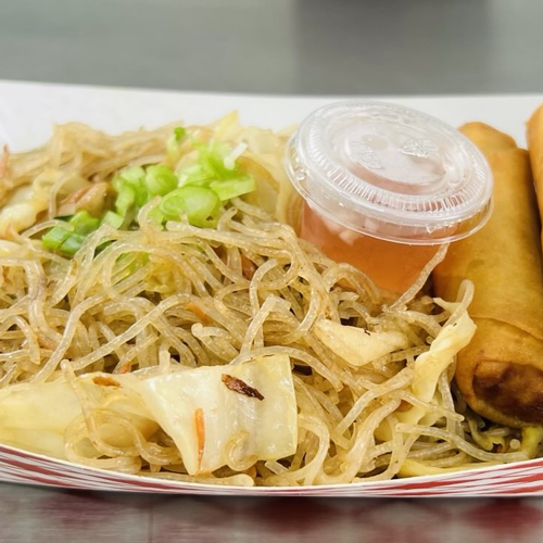 pancit-with-lumpia
